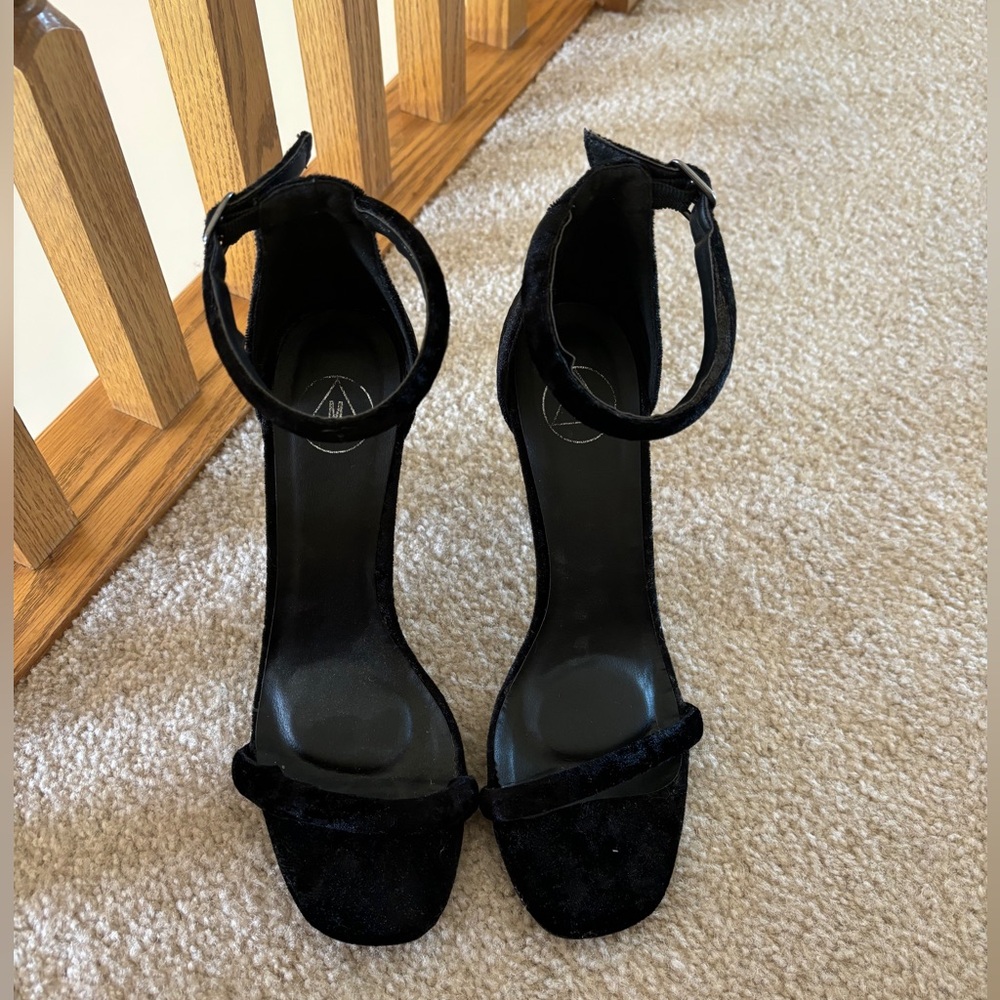Velvet strappy heel